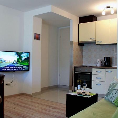 Apartment Ljubica Kastel Gomilica Kaštela Exteriör bild