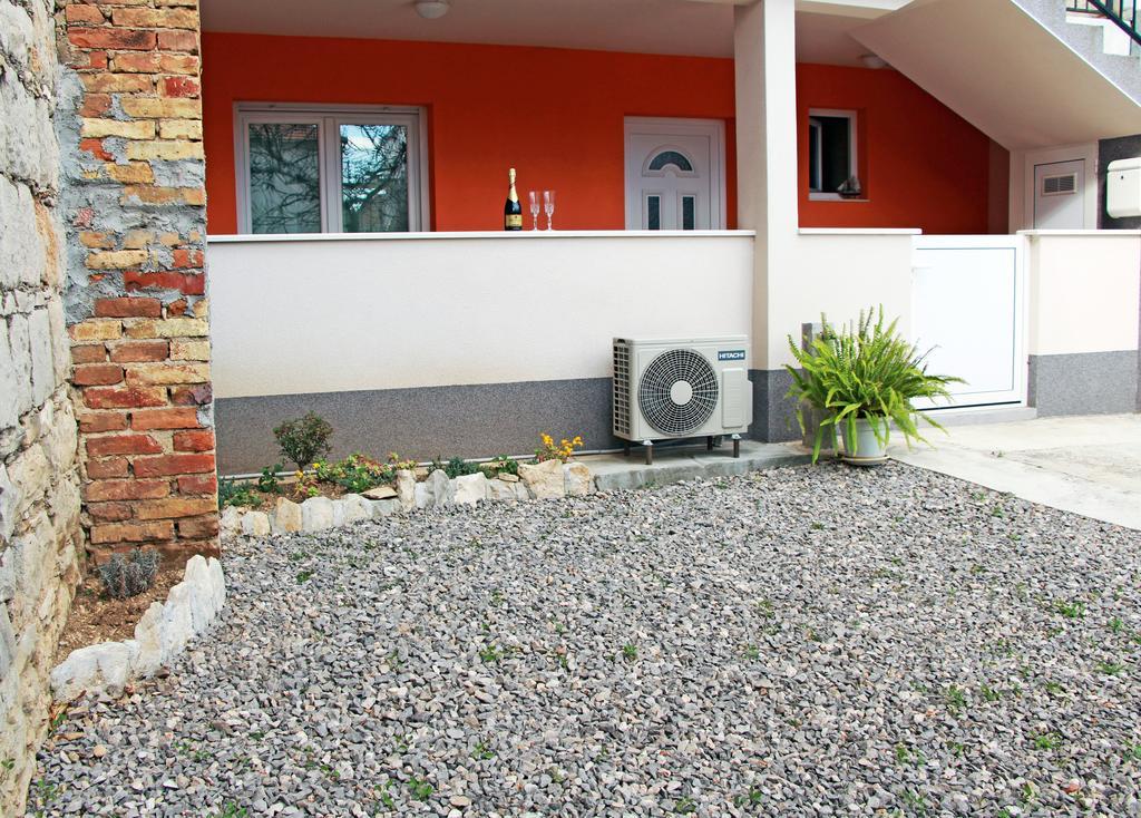 Apartment Ljubica Kastel Gomilica Kaštela Exteriör bild