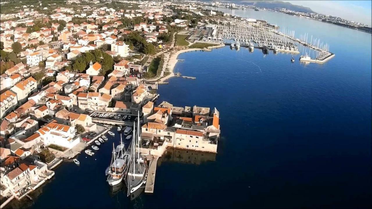 Apartment Ljubica Kastel Gomilica Kaštela Exteriör bild